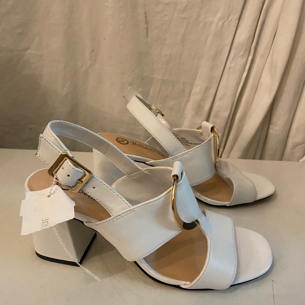 Bella vita white leather 2” block heel sandals with ankle straps size 6WW NWT